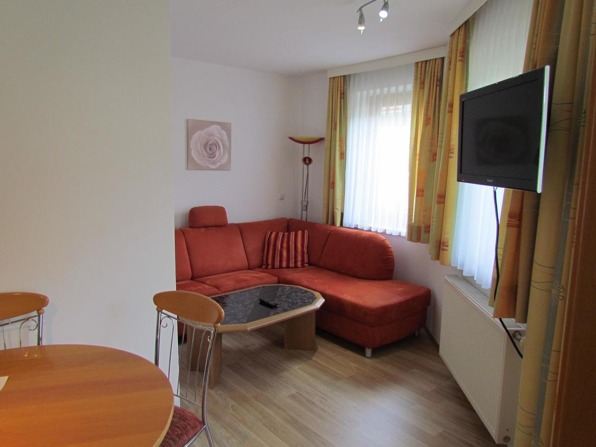 Haus Kathrin Apartment Kaprun Exterior photo